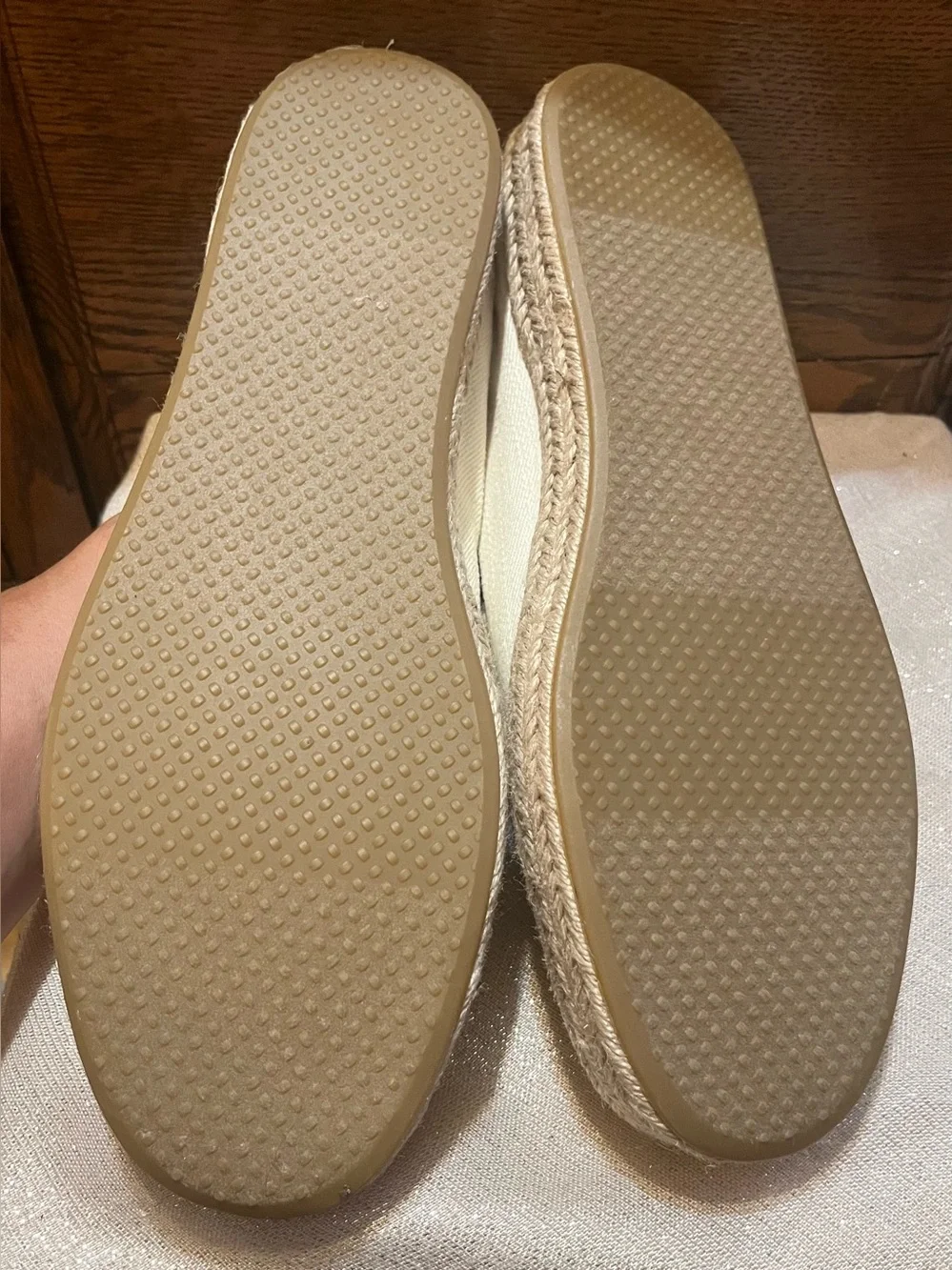 TOMS Carolina Espadrille Slip Ons Off White Twill Cotton Canvas NWOT’s Size 11